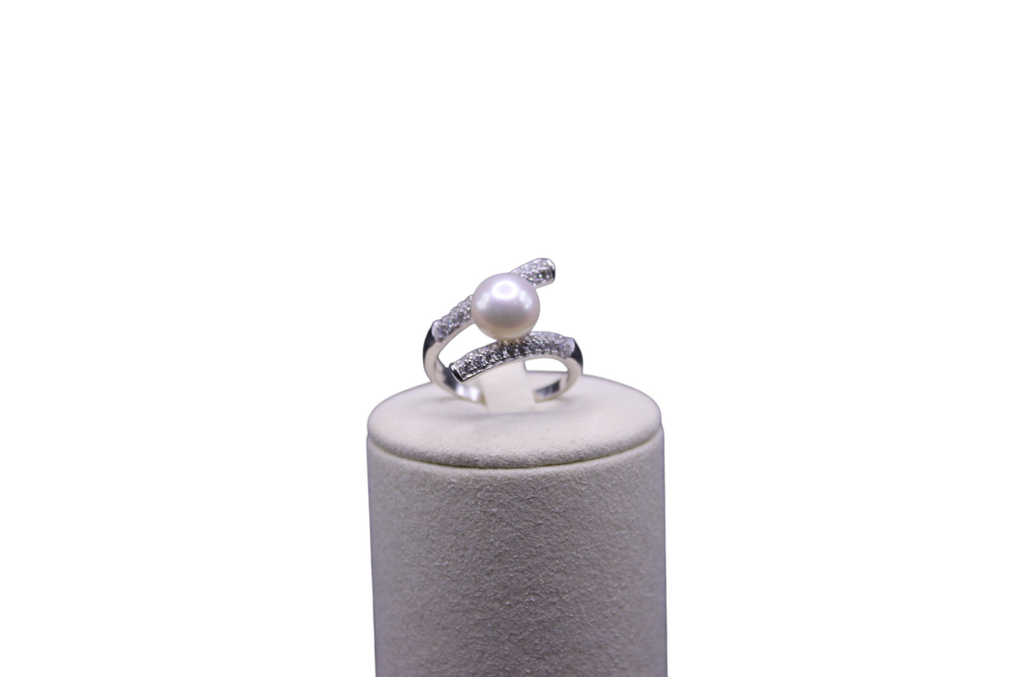 Anillo de plata con perla