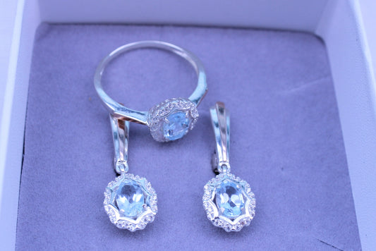 Anillo con Topacio  y Circonitas