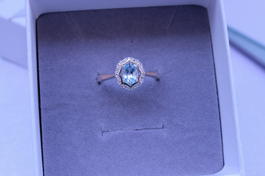 Anillo con Topacio  y Circonitas