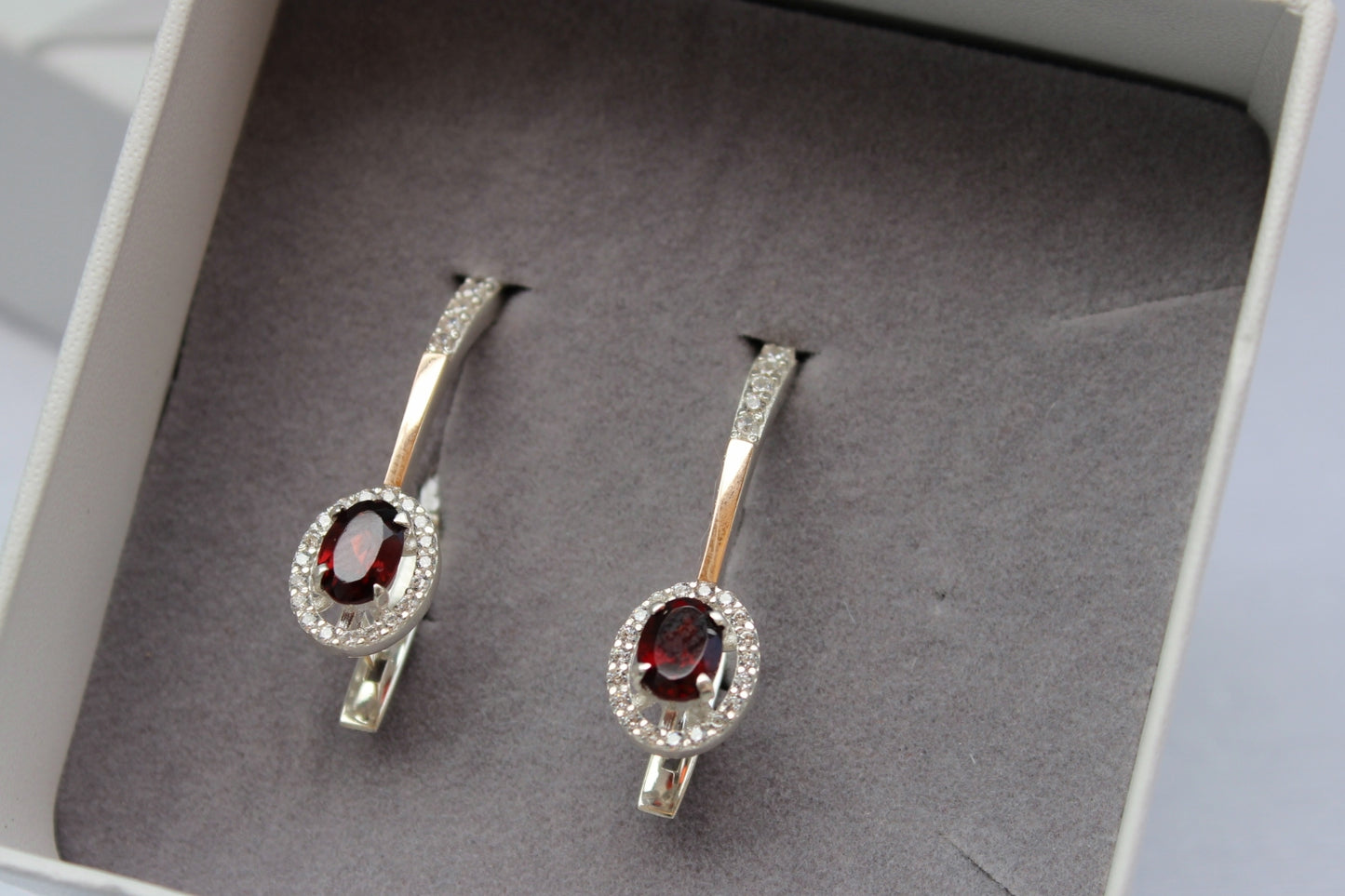 Pendientes GRANATE CON CIRCONITAS